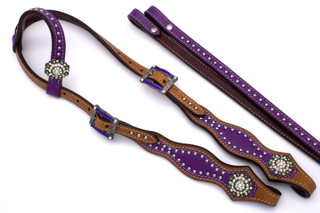 Bild von Einohrtrense mit Zügel, lila mit Conchos und Nieten